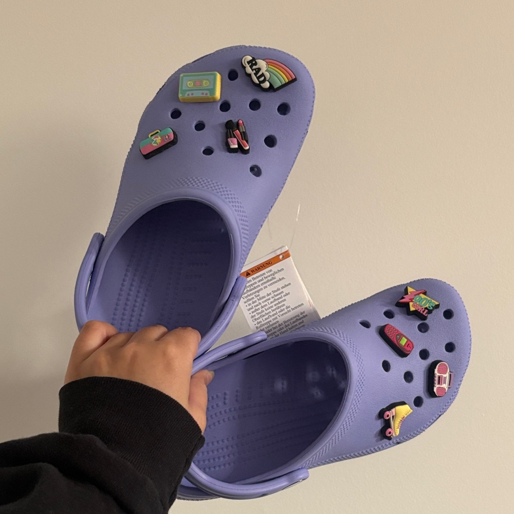 BNWT women’s size 7 digital purple crocs with Jibbitz Charms